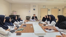 نشست هم‌اندیشی مدیر بیمارستان حضرت امام خمینی(ره) به همراه سرپرست مدیریت خدمات پرستاری با مسئولان بخش‌های درمانی برگزار شد